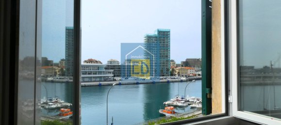 Квартира с 3 спальнями в Савона, Италия № 320754 18