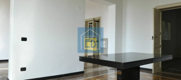 Квартира с 3 спальнями в Савона, Италия № 320754 16