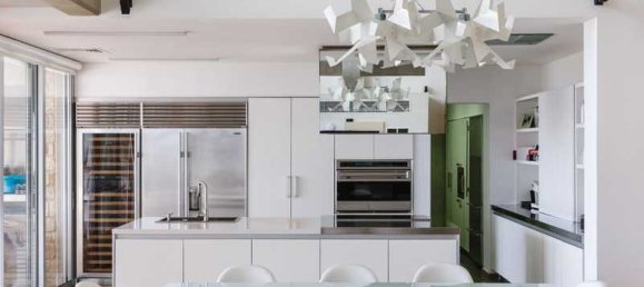 5 bedrooms Villa in Limassol, Cyprus No. 13641 4