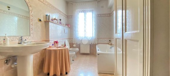 6 rooms Villa in Guidonia Montecelio, Italy No. 4587 28