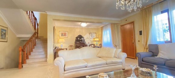 6 rooms Villa in Guidonia Montecelio, Italy No. 4587 11