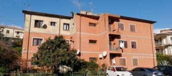 5 rooms Apartment in Altomonte, Italy No. 182502 7