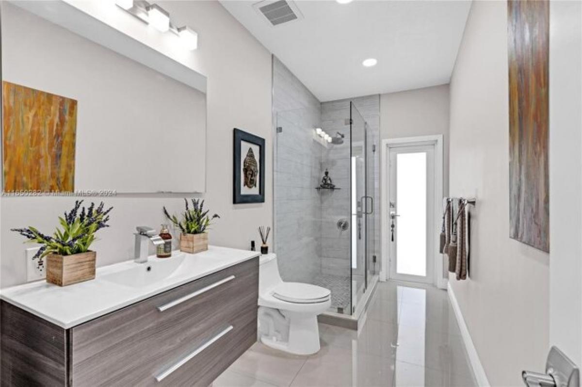 5 bedrooms House in Miami, USA No. 280978