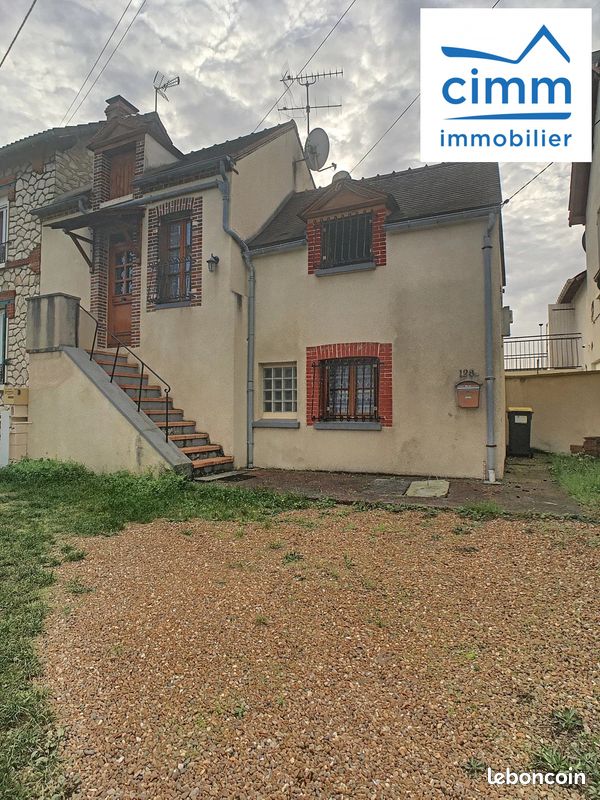 Adosado de 1 dormitorio en Montargis, France No. 60995