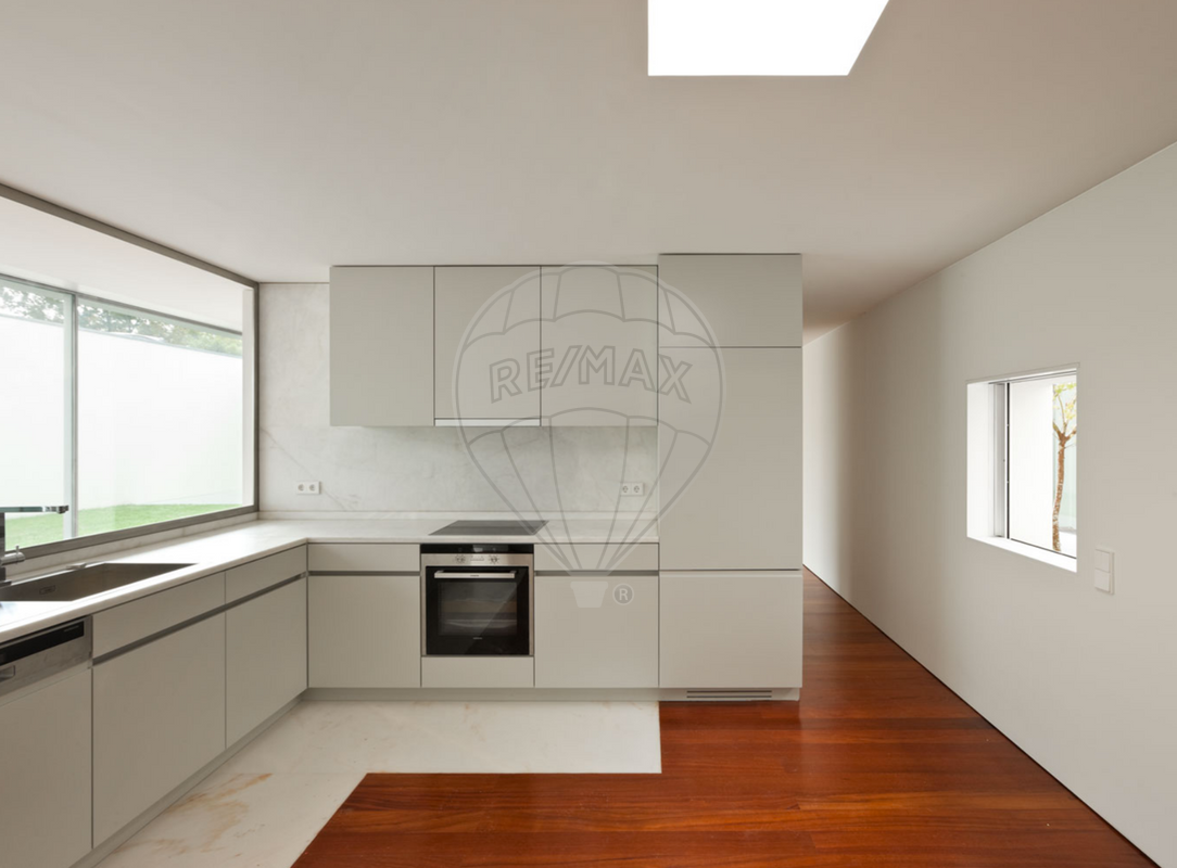 3 bedrooms House in Senhora da Hora, Portugal No. 167990