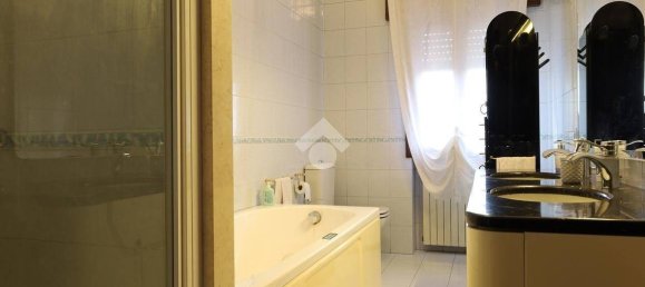 4 bedrooms Villa in Vicenza, Italy No. 148925 22