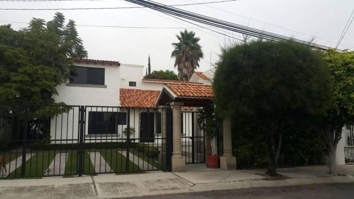 4 bedrooms House in Queretaro, Mexico No. 179658