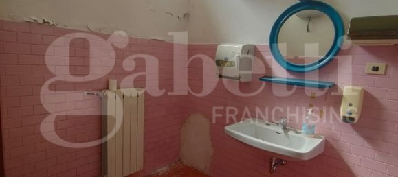 152m² Office in Montefortino, Italy No. 344768 6