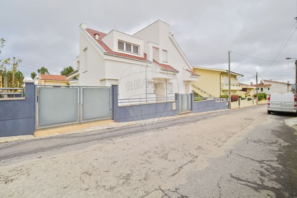 5 bedrooms House in Trofa, Portugal No. 21262