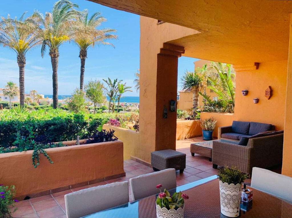 2 bedrooms Apartment in La Duquesa, Spain No. 185395