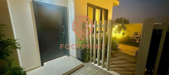 3 bedrooms Townhouse in Dubai, UAE No. 24598 8