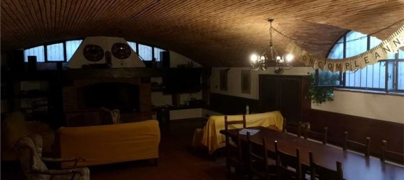 13-Zimmer Wohnung in Muggiò, Italy, Nr. 5307 4