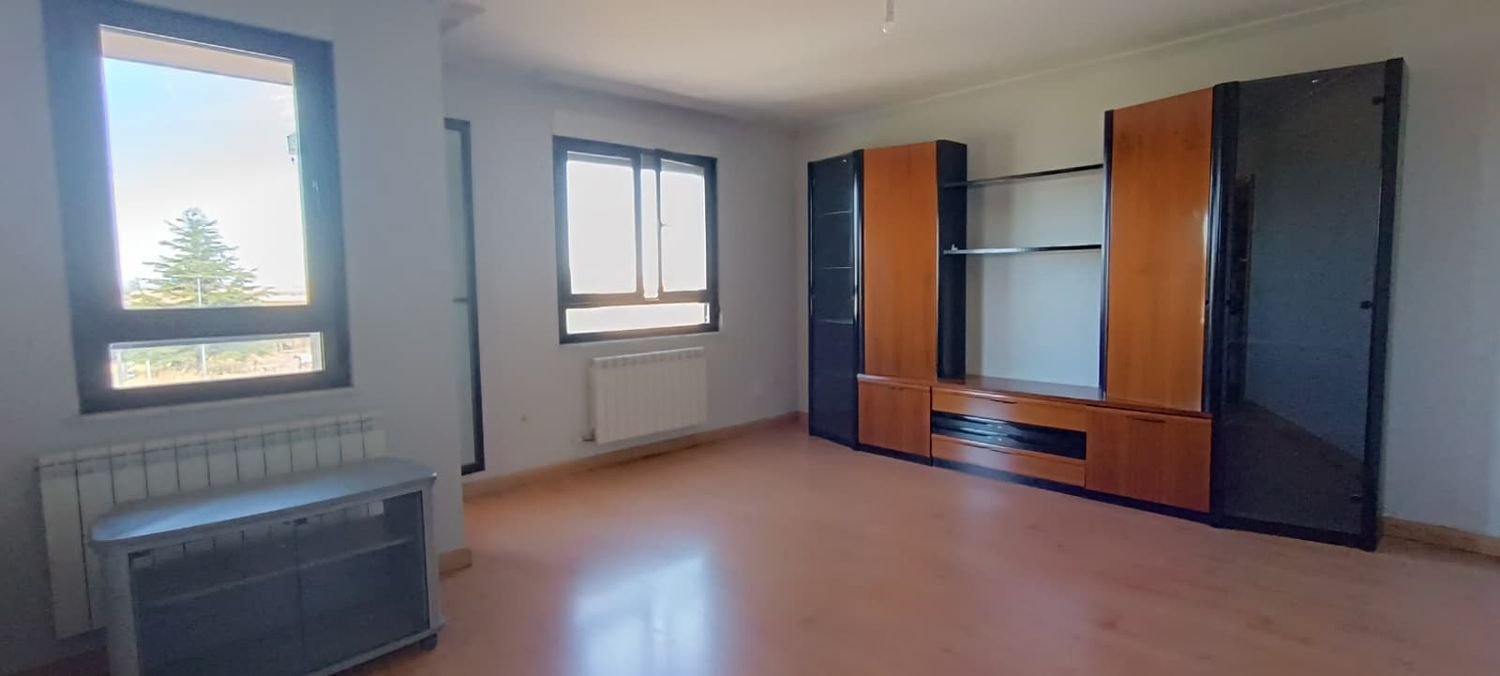 3 bedrooms Apartment in Castellanos de Moriscos, Spain No. 193988