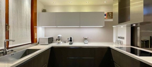 3 bedrooms Villa in Arese, Italy No. 166217 19