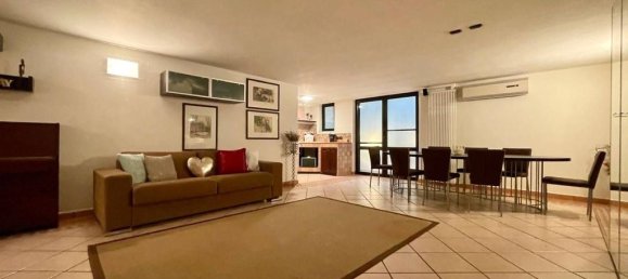 3 bedrooms Villa in Arese, Italy No. 166217 25