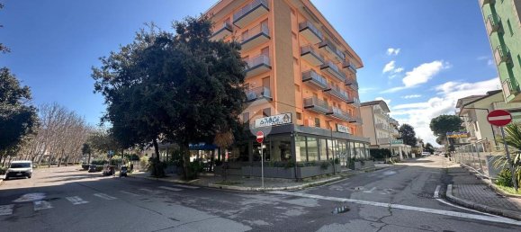 Apartamento de 2 habitaciónes en Cesenatico, Italy No. 5609 29