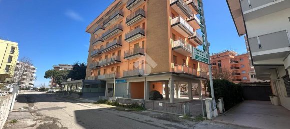 Apartamento de 2 habitaciónes en Cesenatico, Italy No. 5609 30