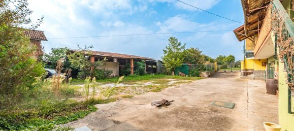 4 bedrooms House in Busca, Italy No. 159494 6