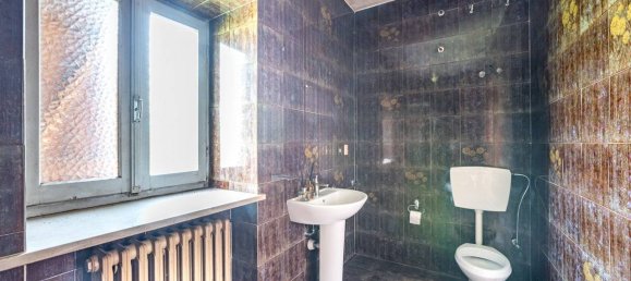 4 bedrooms House in Busca, Italy No. 159494 10