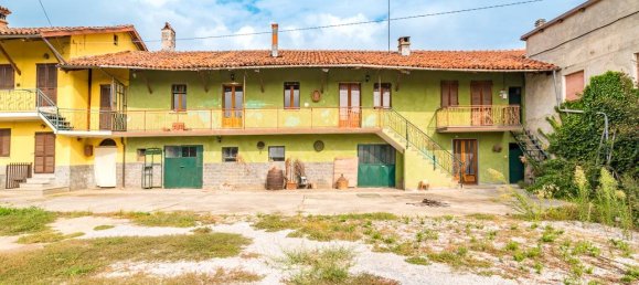 4 bedrooms House in Busca, Italy No. 159494 2