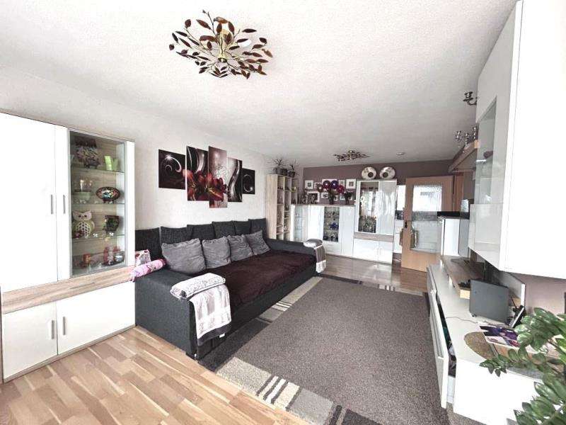 Apartamento de 4 habitaciónes en Esslingen, Germany No. 103253