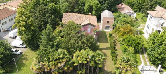 4 bedrooms Villa in Castelmassa, Italy No. 266468 2