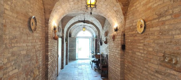 3 bedrooms House in Ripatransone, Italy No. 356535 8