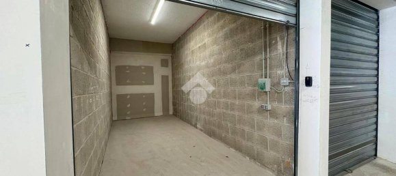 16m² Garage in Rome, Italy No. 350381 4