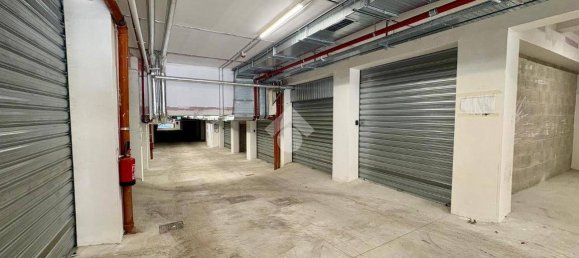 16m² Garage in Rome, Italy No. 350381 3