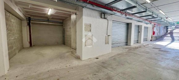 16m² Garage in Rome, Italy No. 350381 2