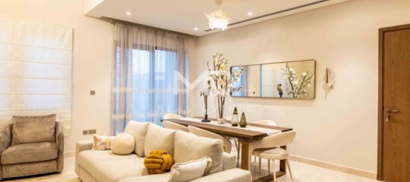 5 bedrooms Villa in Abu Dhabi, UAE No. 47954 8