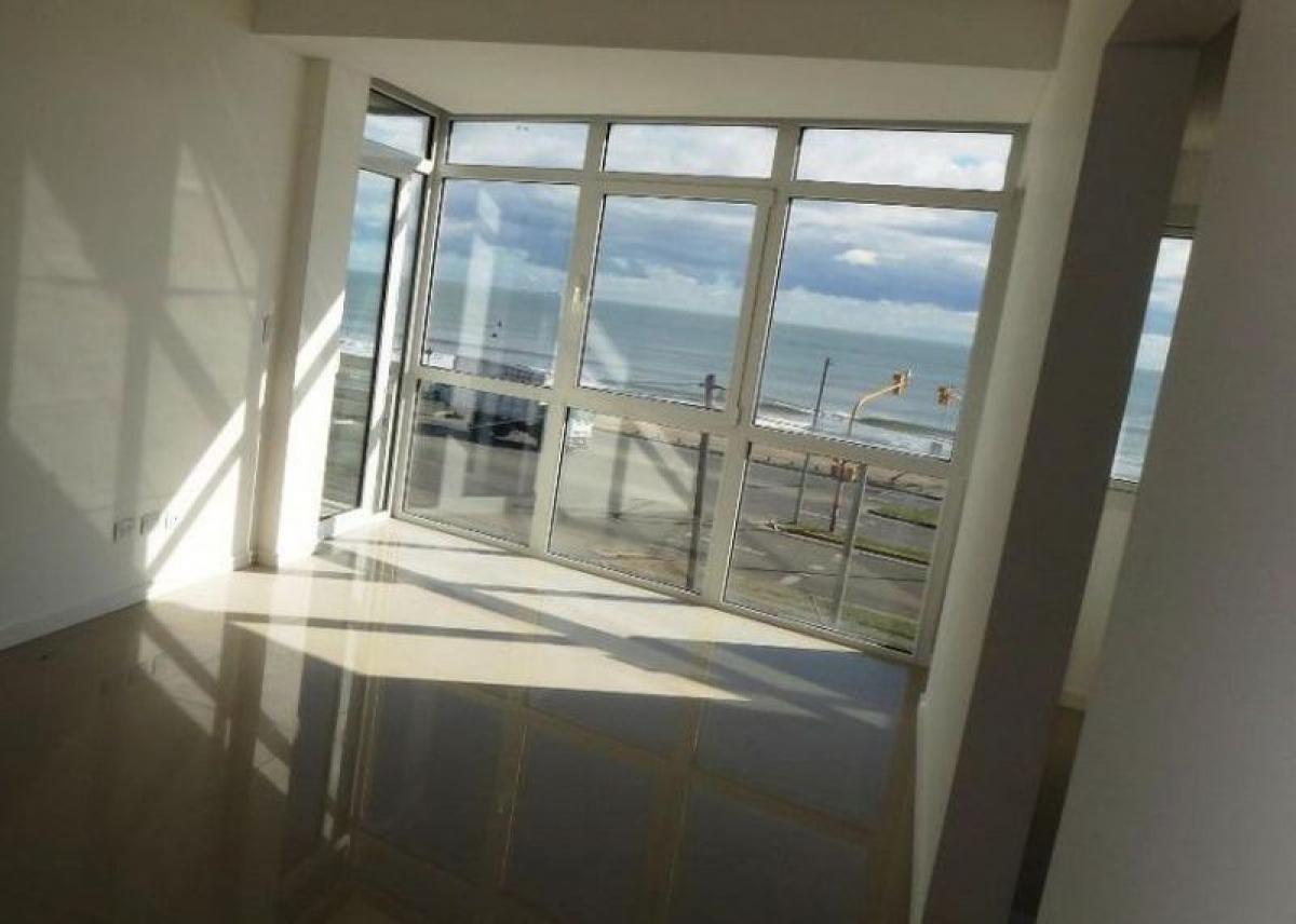 Studio in Buenos Aires, Argentina No. 10827