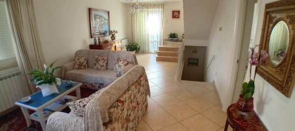 4 bedrooms Villa in Pietrasanta, Italy No. 85583 11