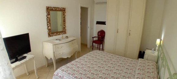 4 bedrooms Villa in Pietrasanta, Italy No. 85583 8