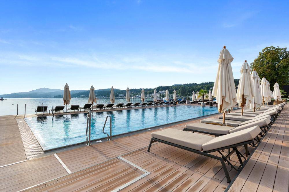 3 bedrooms Penthouse in Velden am Worther See, Austria No. 234389