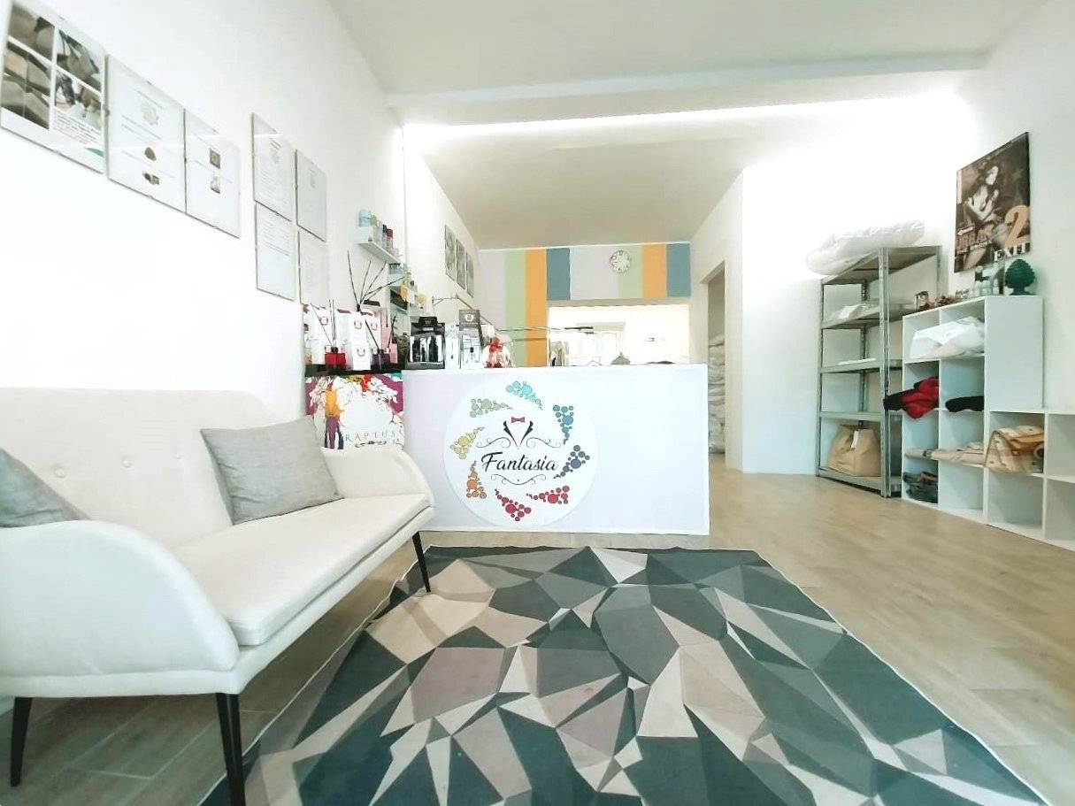 2غرفة عقار تجاري في Terni, Italy رقم 284595