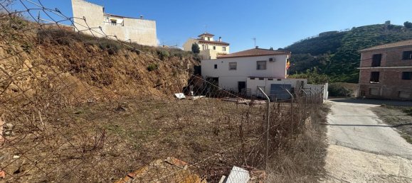 884m² Commercial property in Benamocarra, Spain No. 92016 2