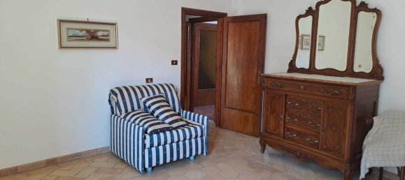 5 rooms Apartment in Amelia, Italy No. 137307 3