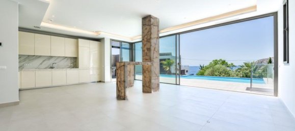 6 bedrooms Villa in Calpe, Spain No. 135605 3