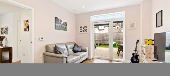 2 bedrooms House in Coulsdon, United Kingdom No. 1000 18