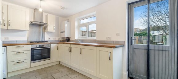 2 bedrooms House in Feltham, United Kingdom No. 9808 4