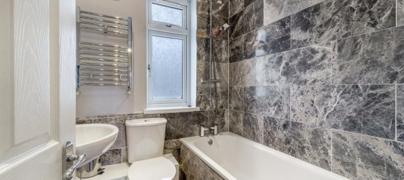 2 bedrooms House in Feltham, United Kingdom No. 9808 14