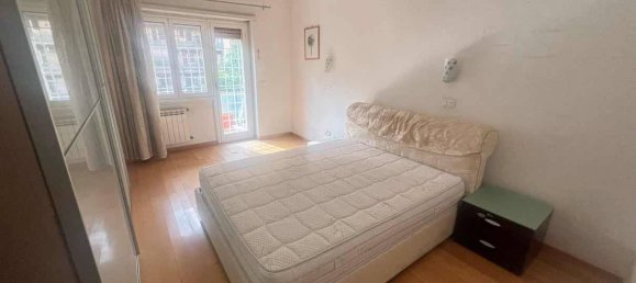 Apartamento de 3 dormitorios en Rome, Italy No. 360430 2