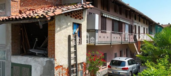 2 bedrooms House in Pavone Canavese, Italy No. 329527 9