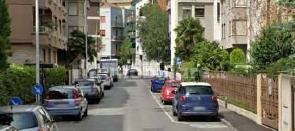 Estudio en Busto Arsizio, Italy No. 295828 3