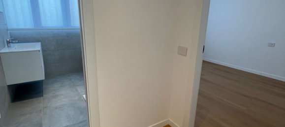 3 Schlafzimmer Wohnung in Milan, Italy, Nr. 244825 11