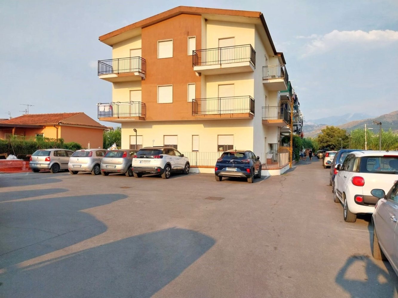 5 Schlafzimmer Wohnung in Santa Maria del Cedro, Italy, Nr. 339010
