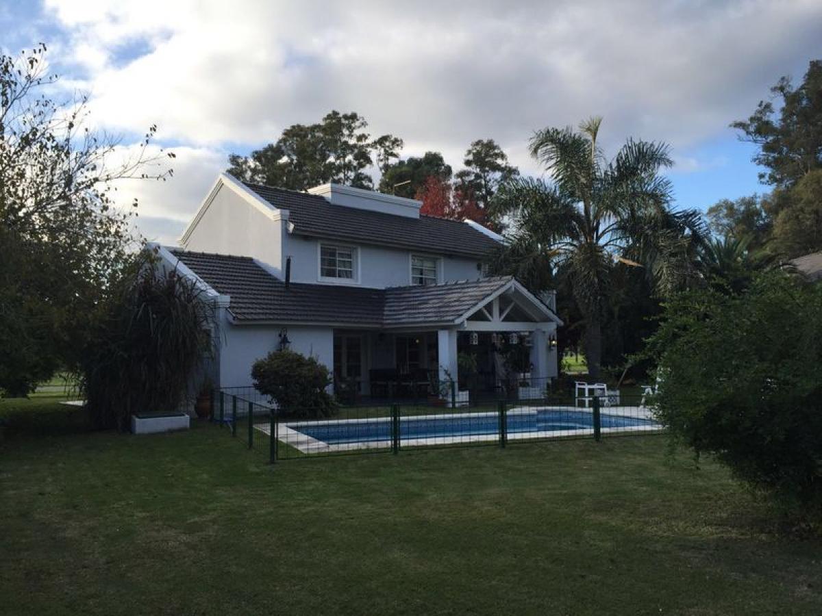 4 bedrooms House in Presidente Peron, Argentina No. 71139