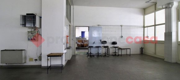 Almacén en Morolo, Italy 2100 m² No. 83063 22