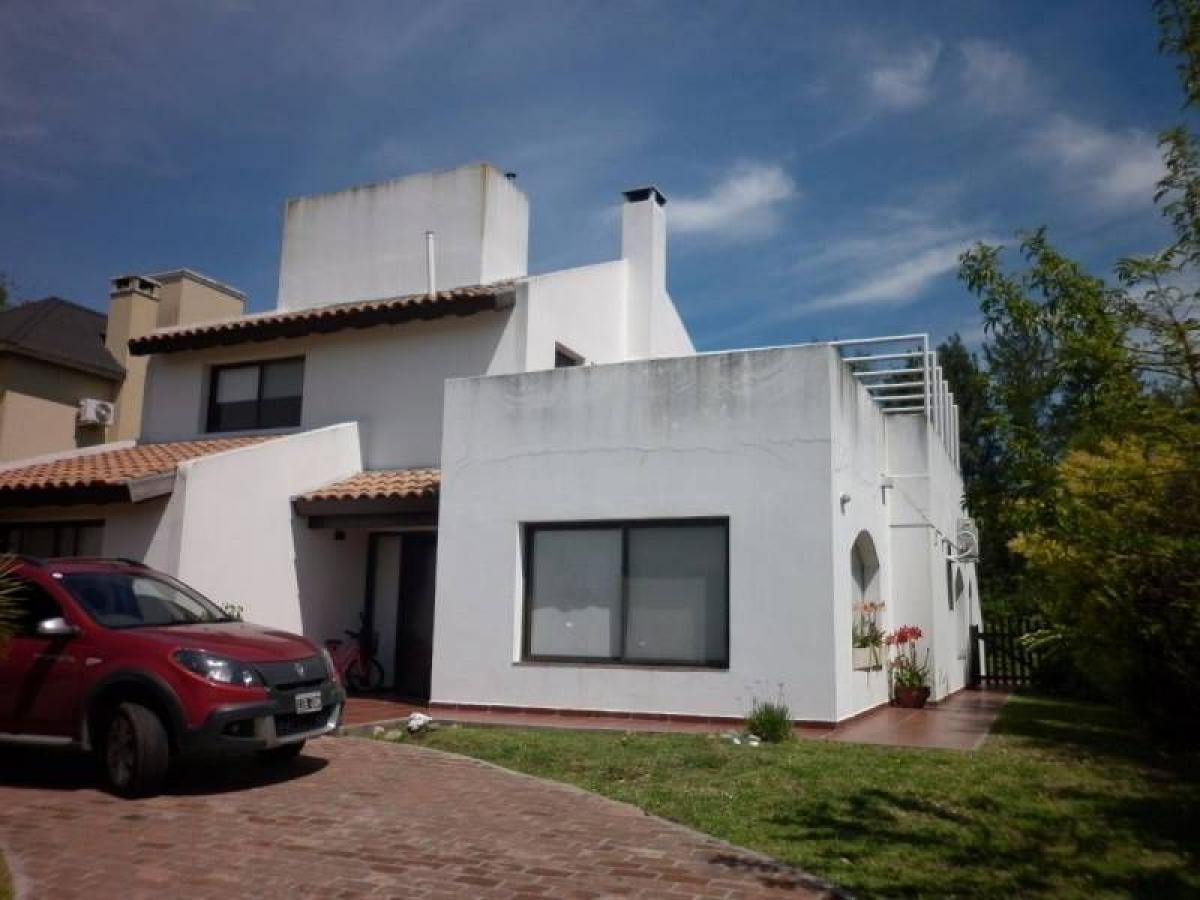 3 bedrooms House in Tigre, Argentina No. 100276